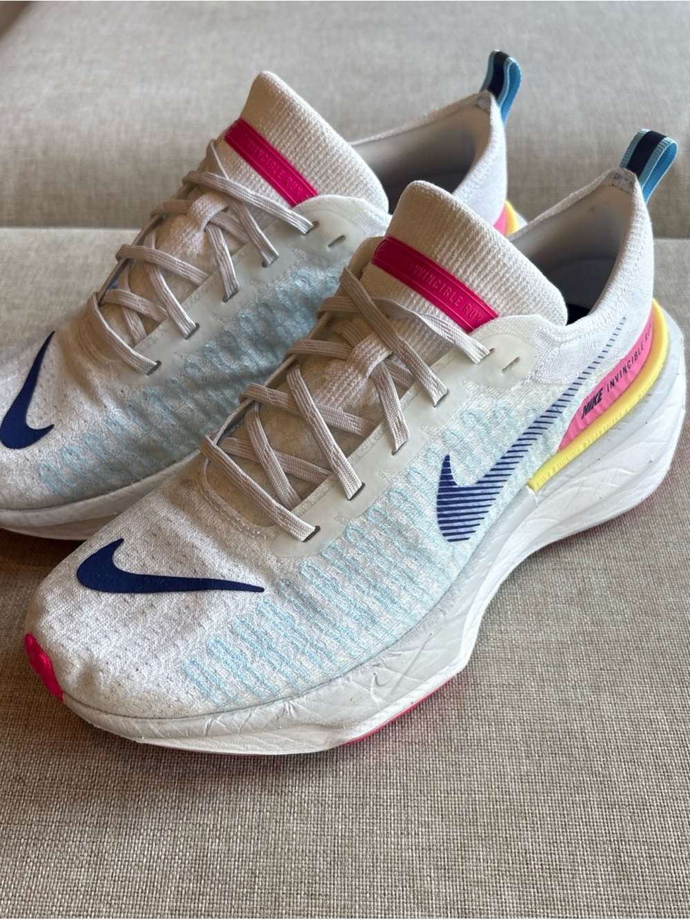 Nike Invincible Run 3 Resolutions White Pink Blue DR2615-105 Men's Size 9.5